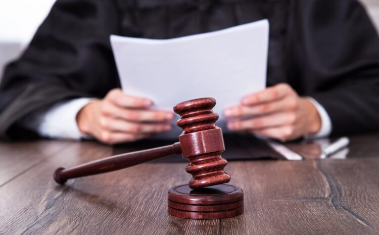 Key Factors To Consider When Hiring A Litigation Lawyer
